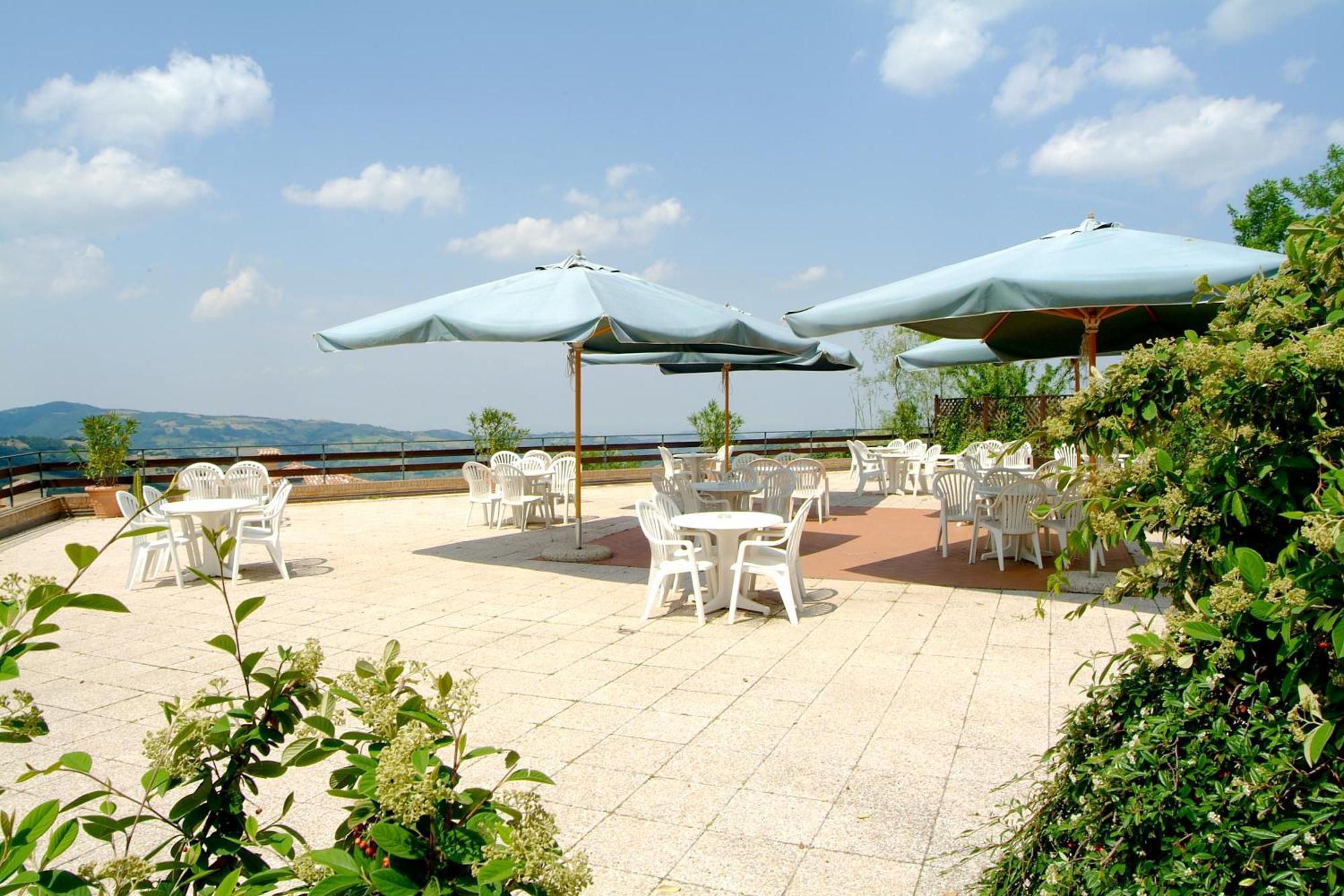 Albergo Ristorante Sapori Tole Exterior foto