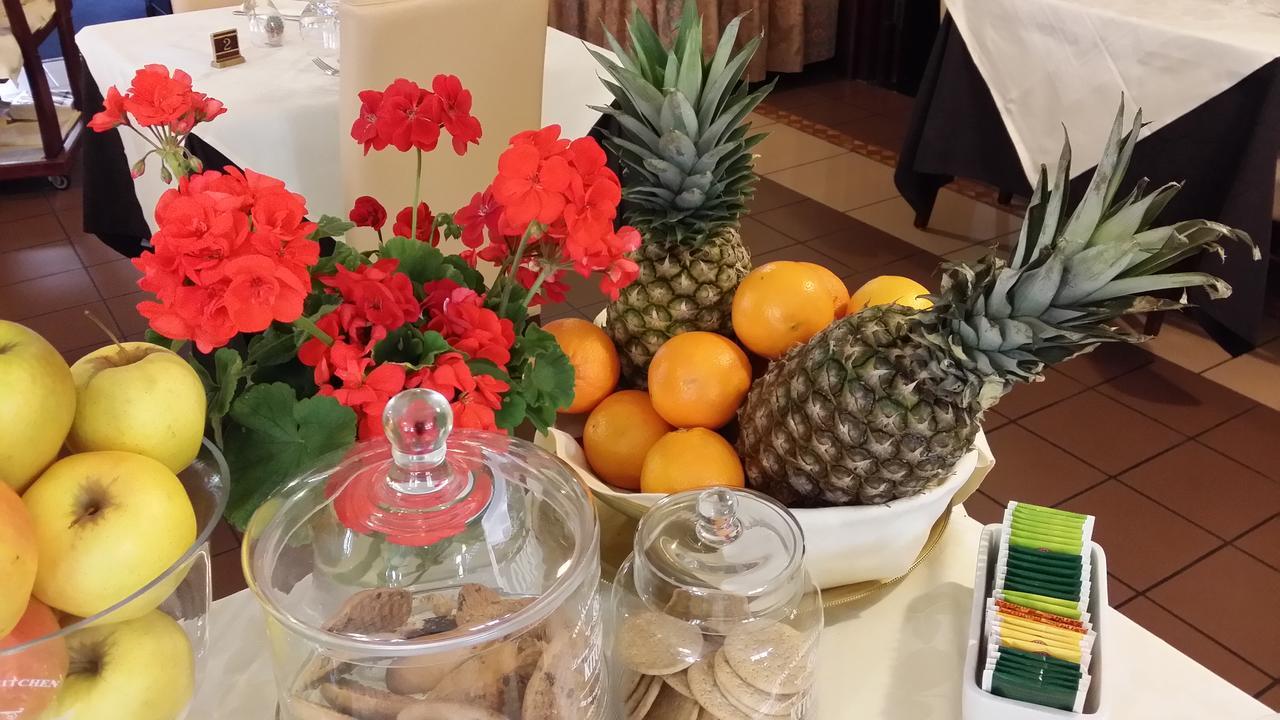 Albergo Ristorante Sapori Tole Exterior foto