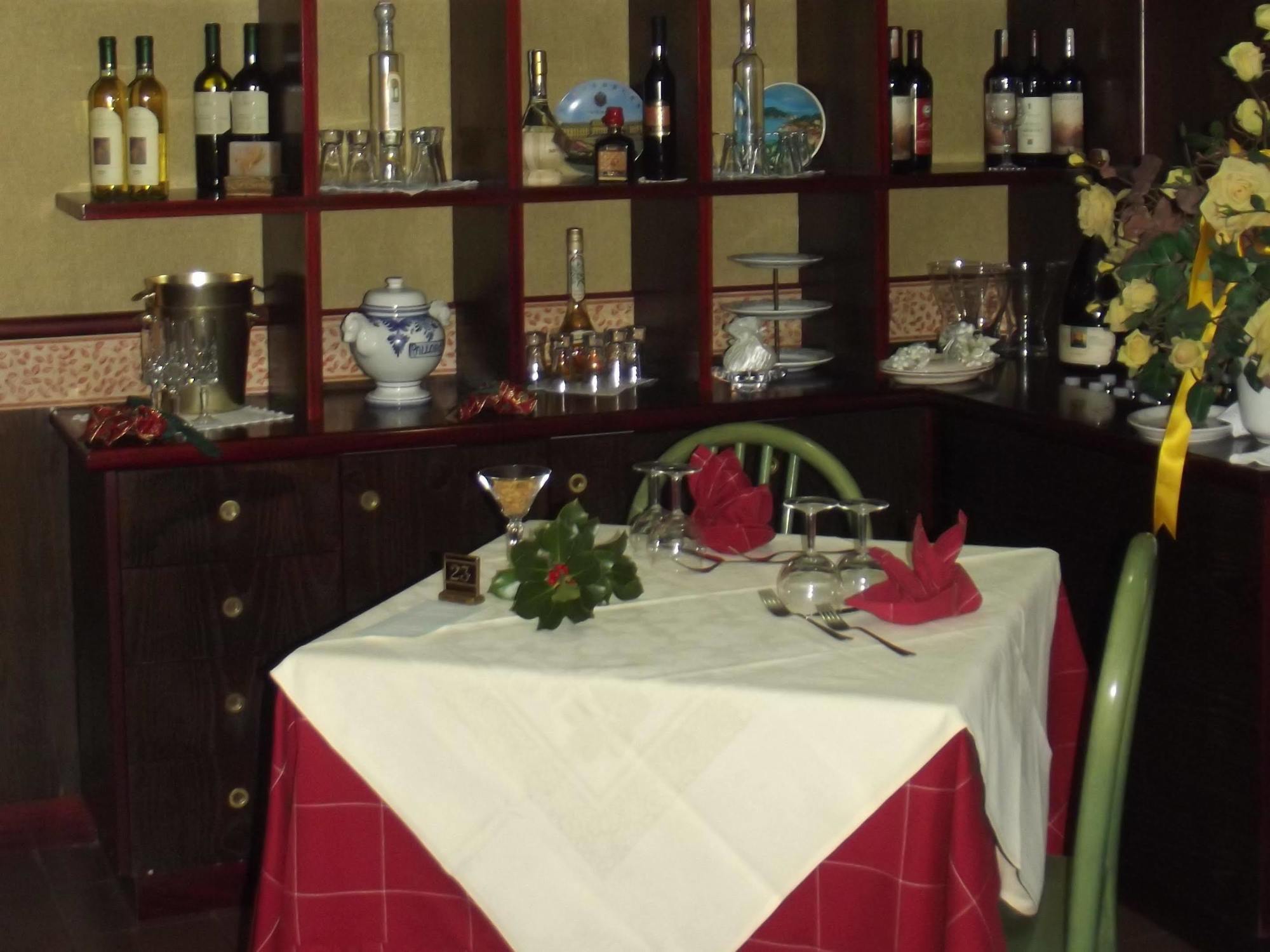 Albergo Ristorante Sapori Tole Exterior foto